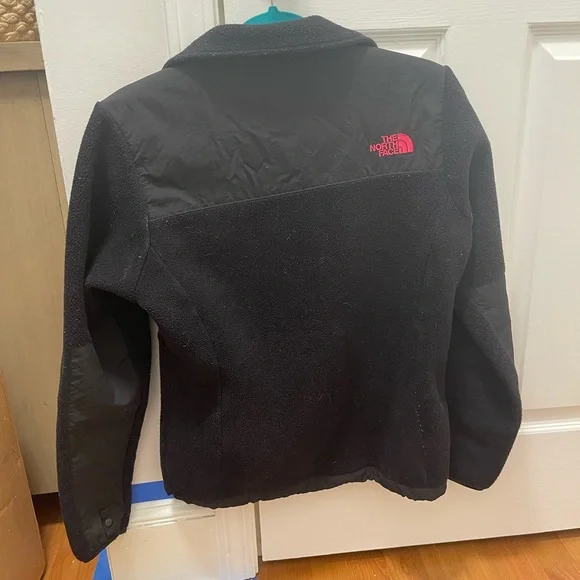 The North face zip up size small - Picture 3 of 4